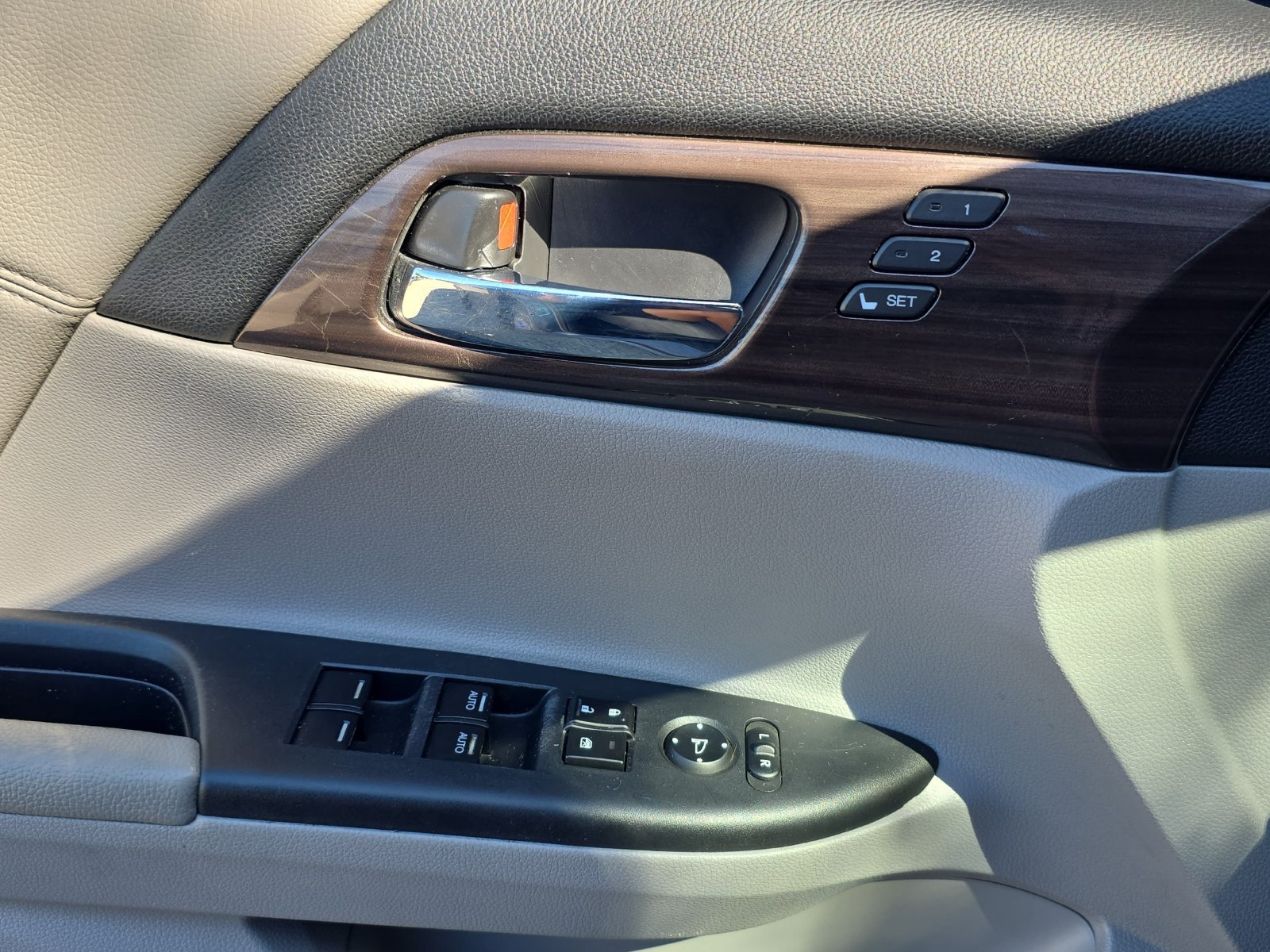 Used 2016 Honda Accord EX-L image 24