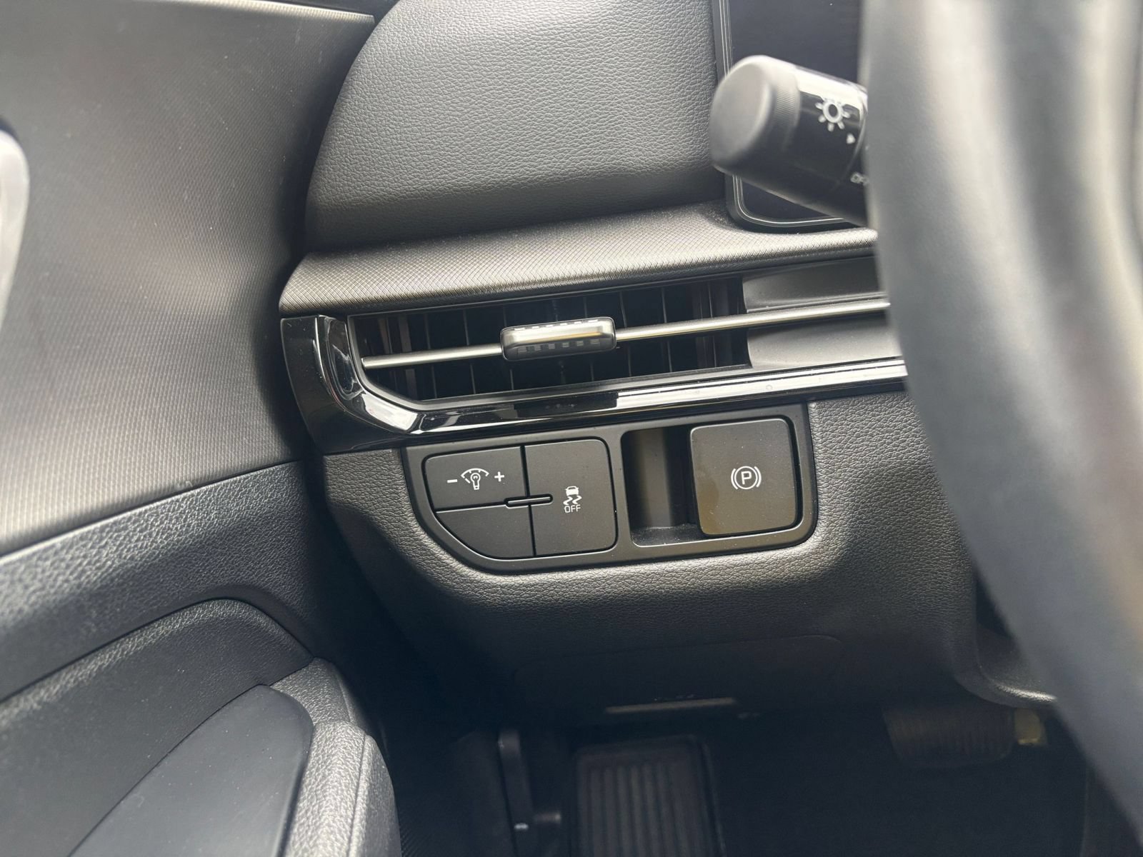 Used 2026 Kia Sportage LX FWD image 33