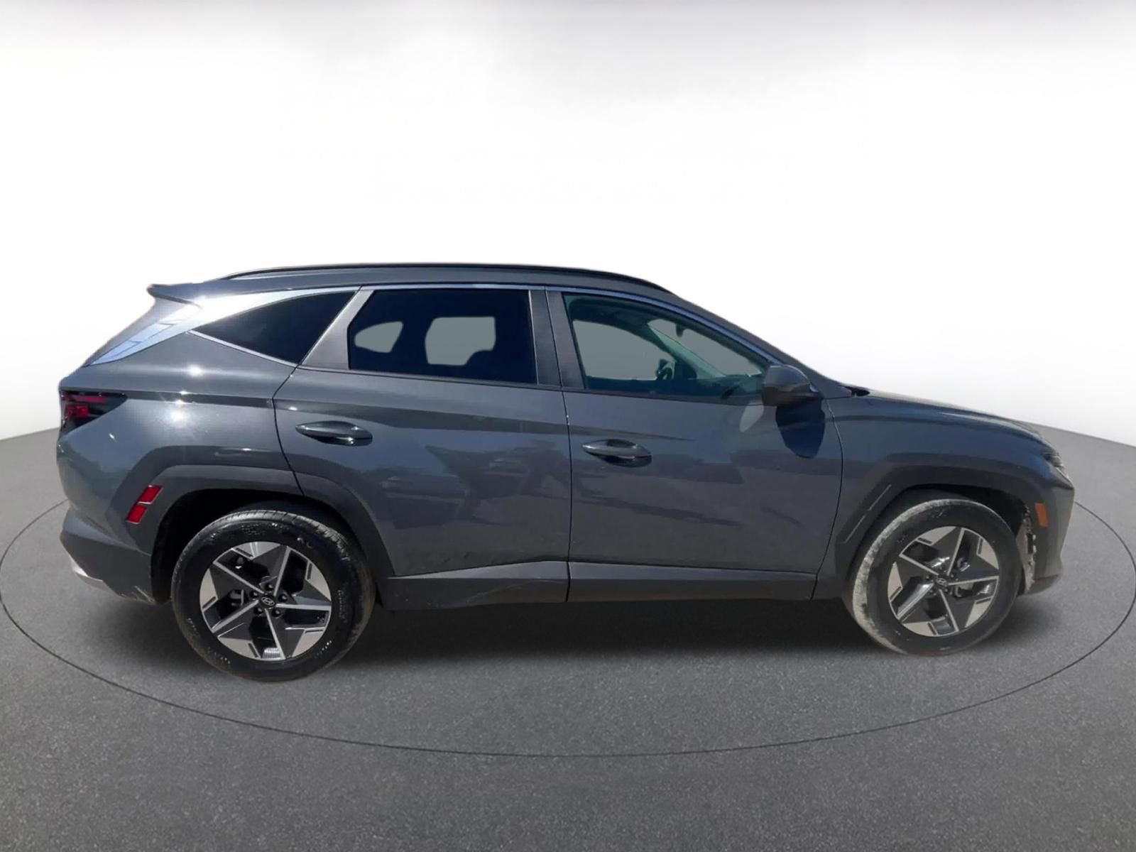 Used 2025 Hyundai Tucson SEL FWD image 16
