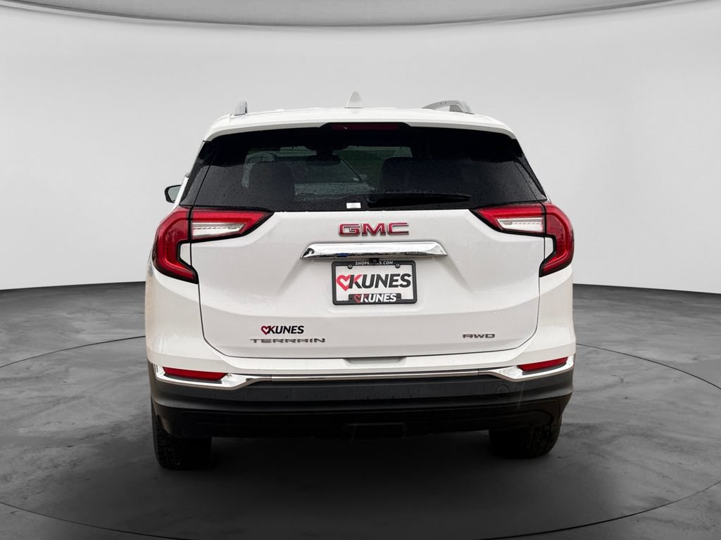 Used 2024 GMC Terrain SLT AWD/4WD image 8