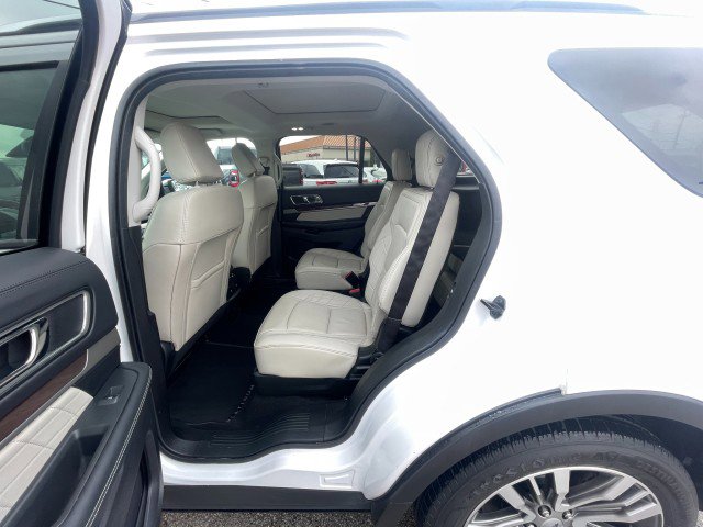 Used 2019 Ford Explorer Platinum image 12