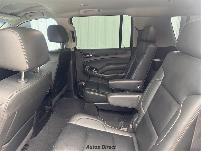 Used 2019 Chevrolet Suburban LT w/ Luxury Package RWD image 26