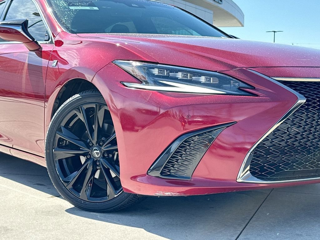Used 2023 Lexus ES 300h F Sport image 10