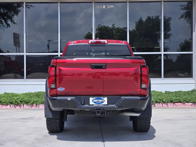Used 2025 Chevrolet Colorado ZR2 w/ Technology Package AWD/4WD image 6