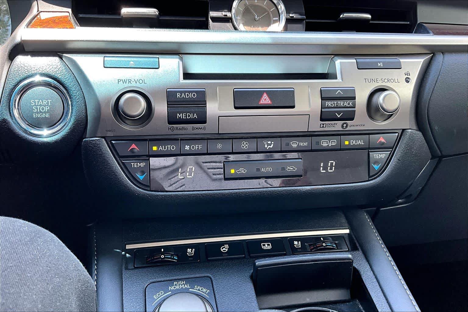 Used 2018 Lexus ES 350 w/ Luxury Package w/Wood Trim FWD image 32