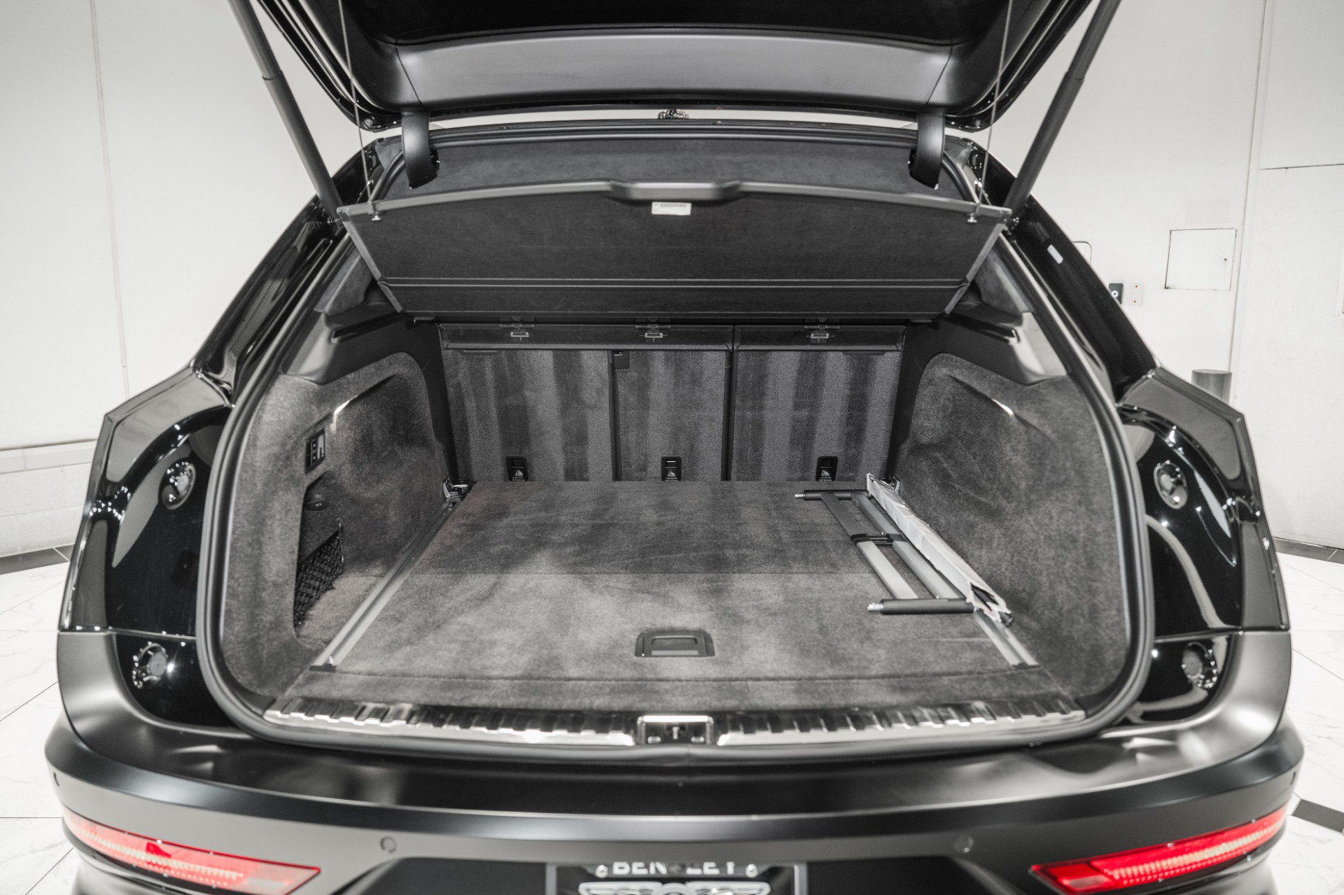 Certified 2022 Bentley Bentayga Speed AWD/4WD image 11