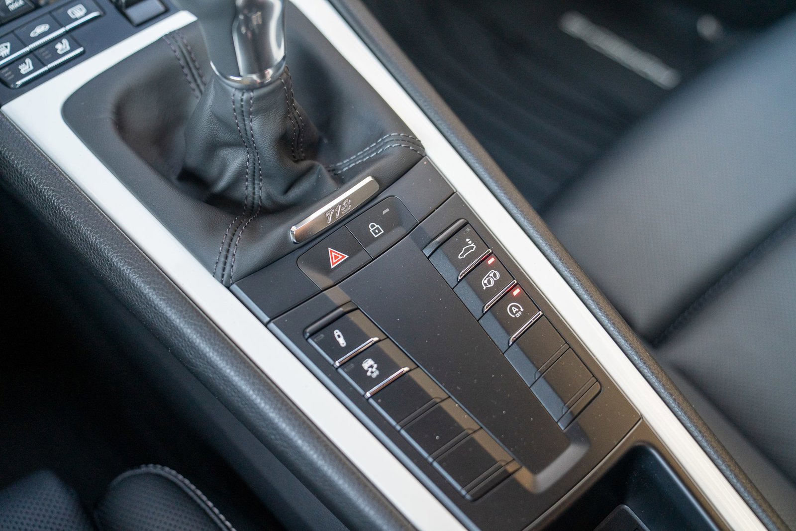 Used 2025 Porsche 718 Cayman image 21