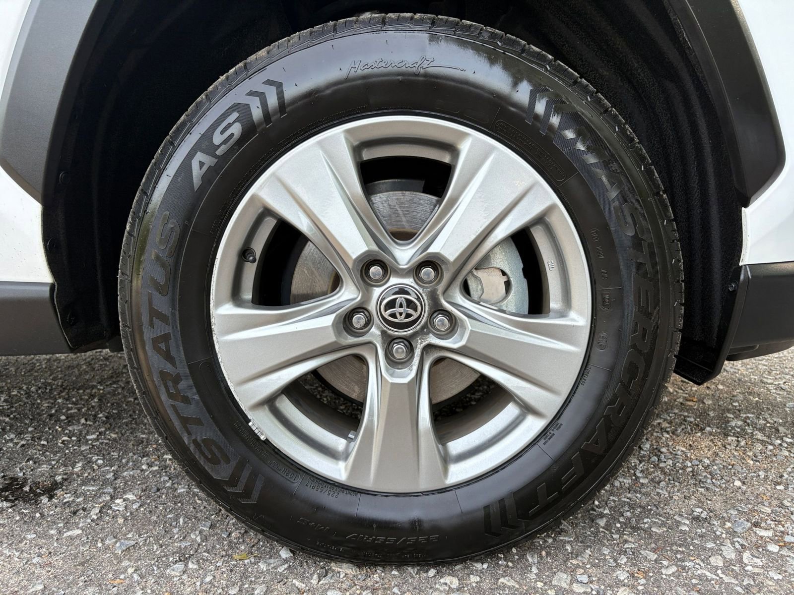 Used 2024 Toyota RAV4 XLE image 30