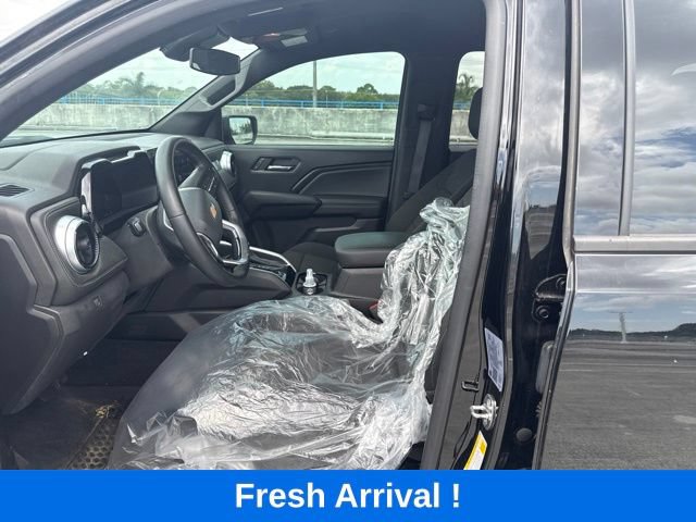 Used 2023 Chevrolet Colorado LT RWD image 2