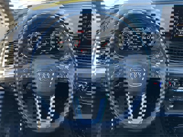 Used 2025 Audi Q5 2.0T Premium image 12