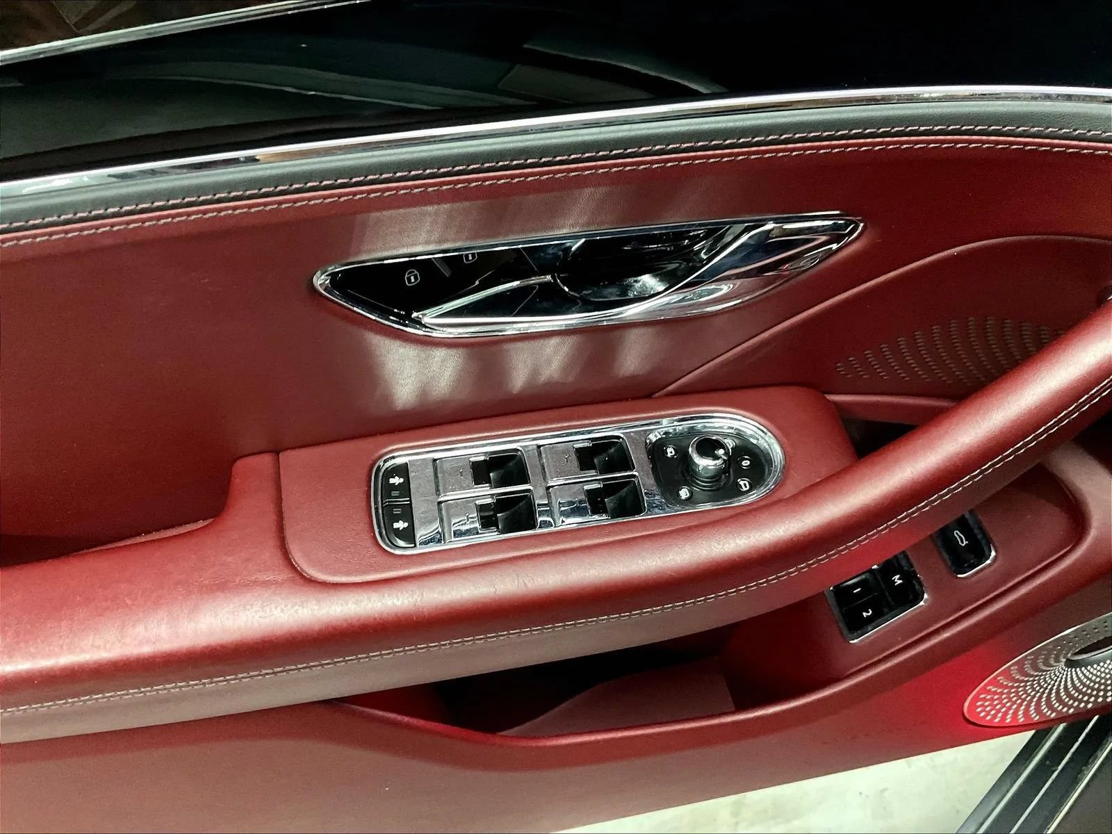 Used 2021 Bentley Flying Spur V8 AWD/4WD image 38