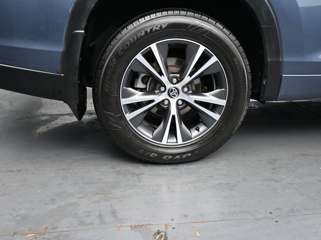 Used 2016 Toyota Highlander XLE image 10