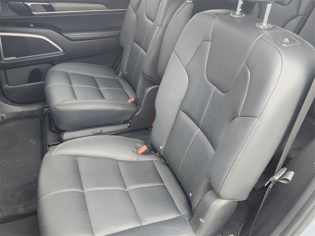 Used 2022 Kia Telluride EX w/ EX Premium Package image 13
