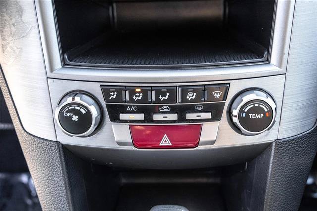 Used 2010 Subaru Outback 2.5i AWD/4WD image 16
