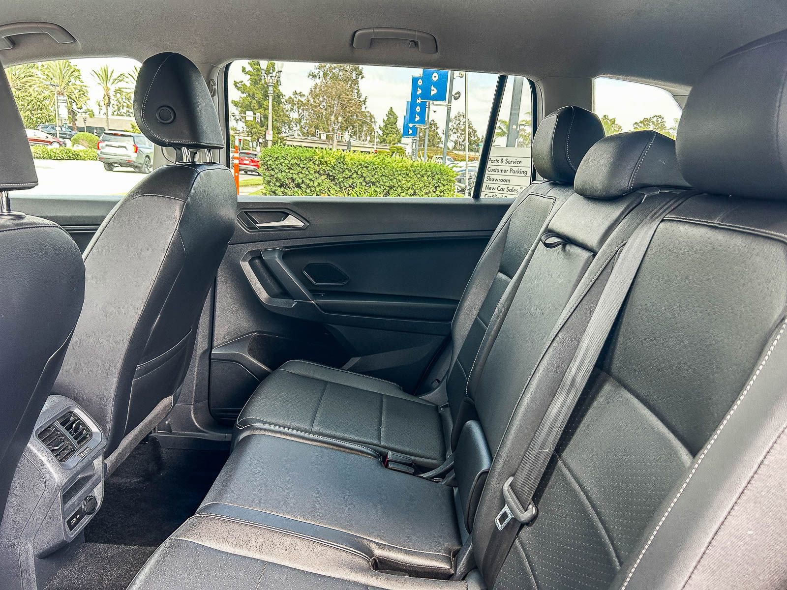 Used 2020 Volkswagen Tiguan SE FWD image 19