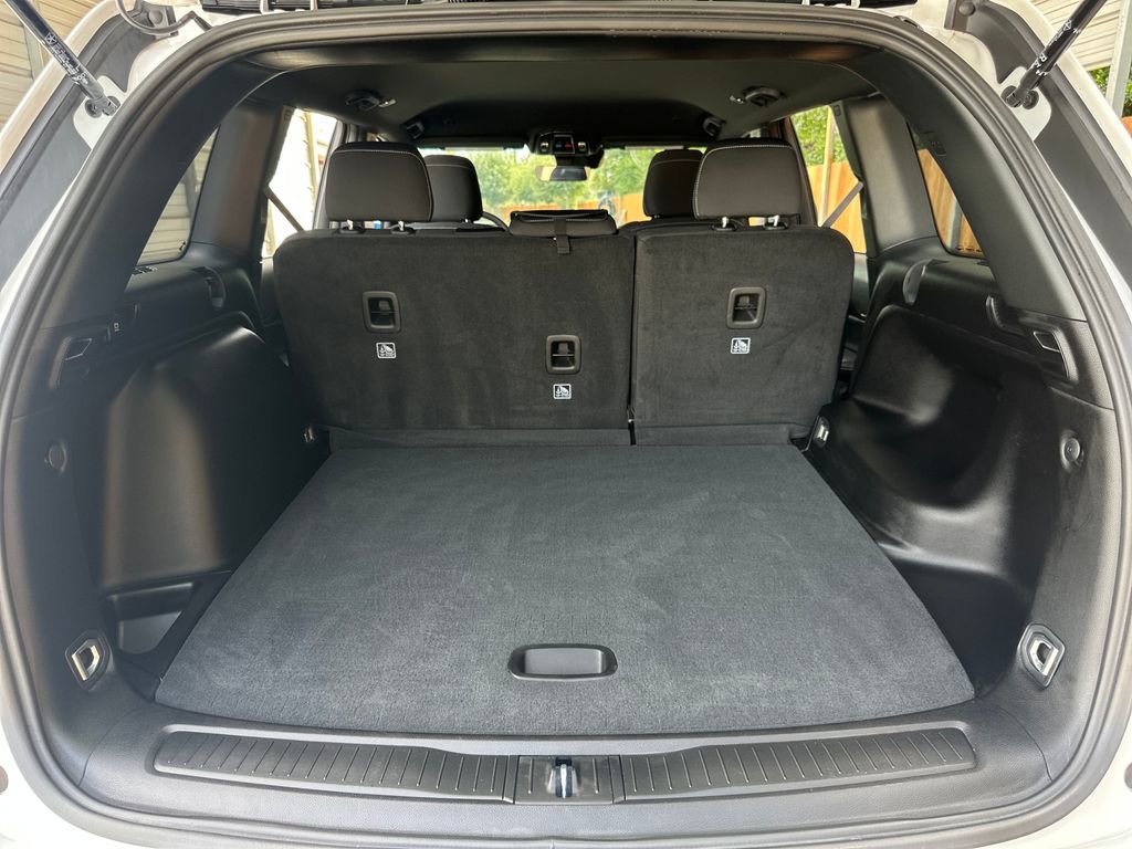 Used 2025 Jeep Grand Cherokee Laredo w/ Trailer Tow Package image 38