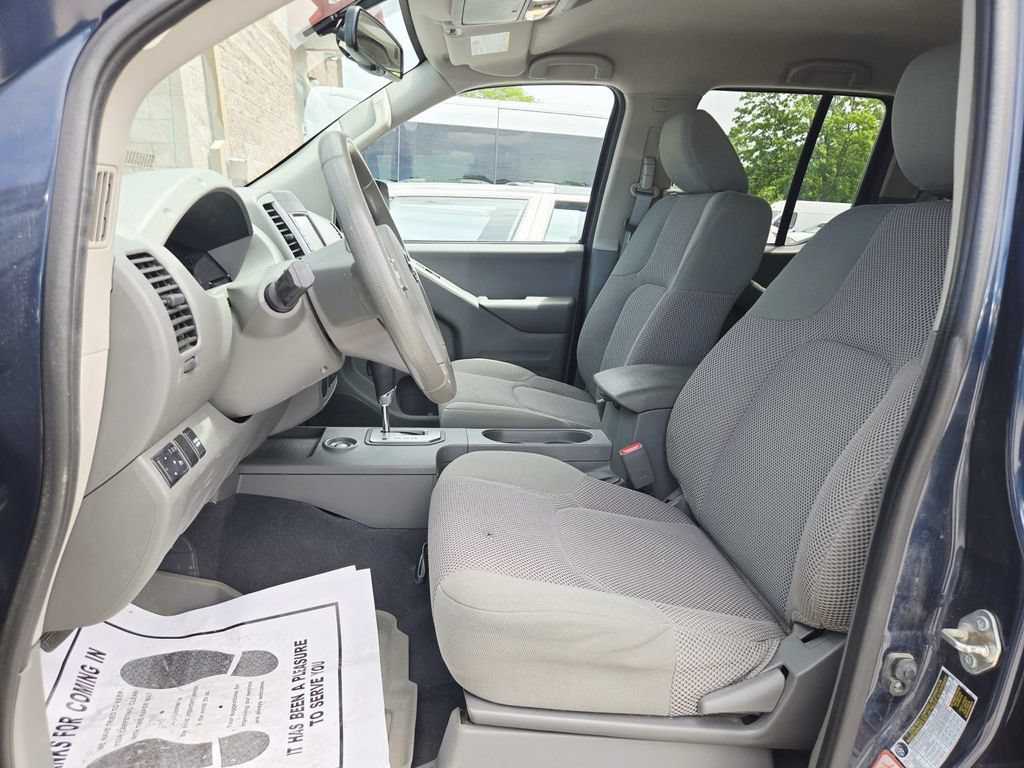 Used 2020 Nissan Frontier SV RWD image 11