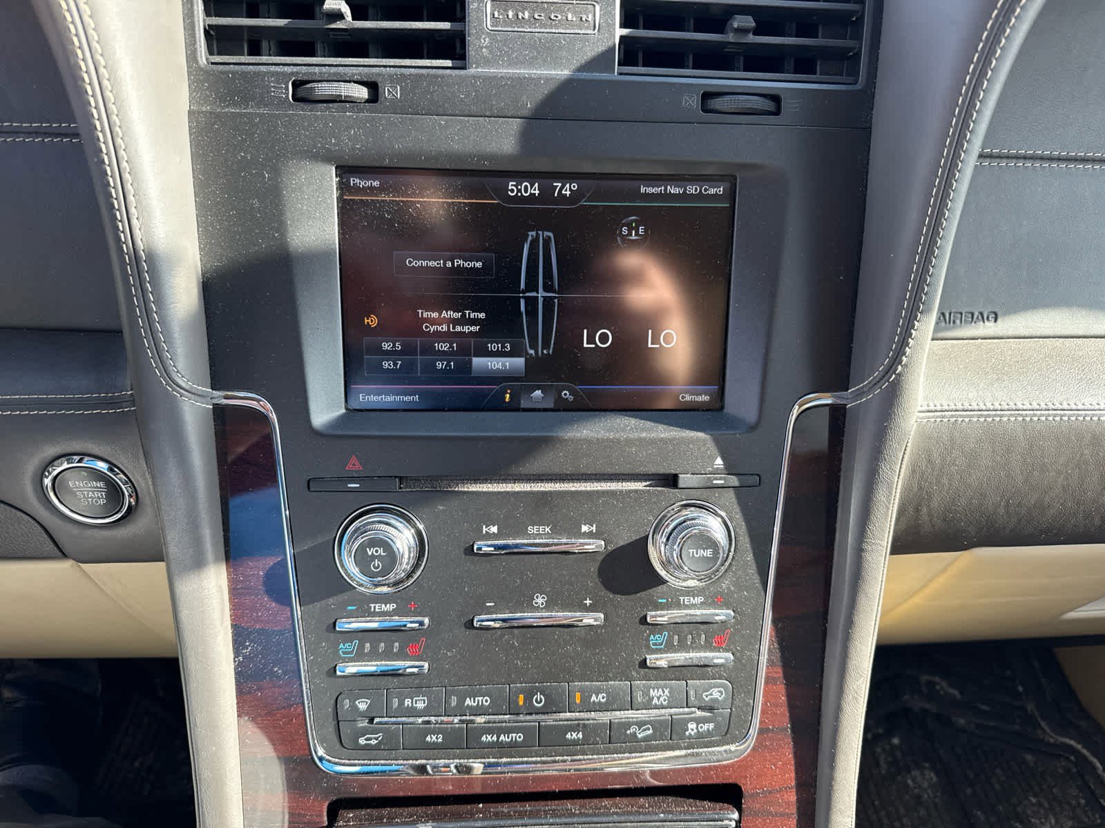 Used 2015 Lincoln Navigator L 4WD w/ Equipment Group 101A Reserve image 13