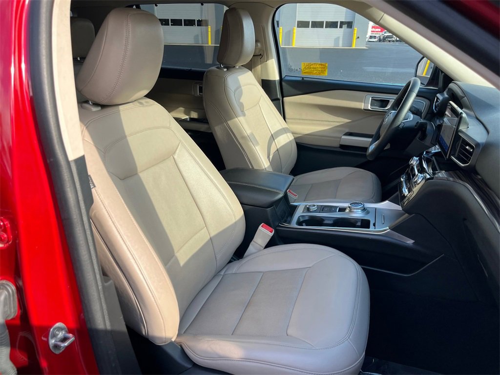 Used 2024 Ford Explorer Limited image 23