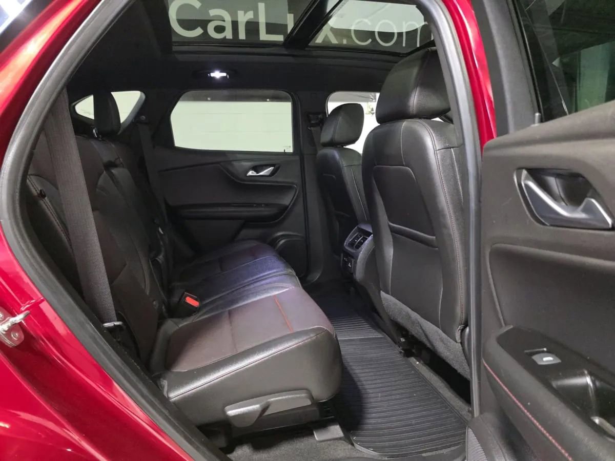 Used 2019 Chevrolet Blazer RS w/ Sun and Wheels Package image 16