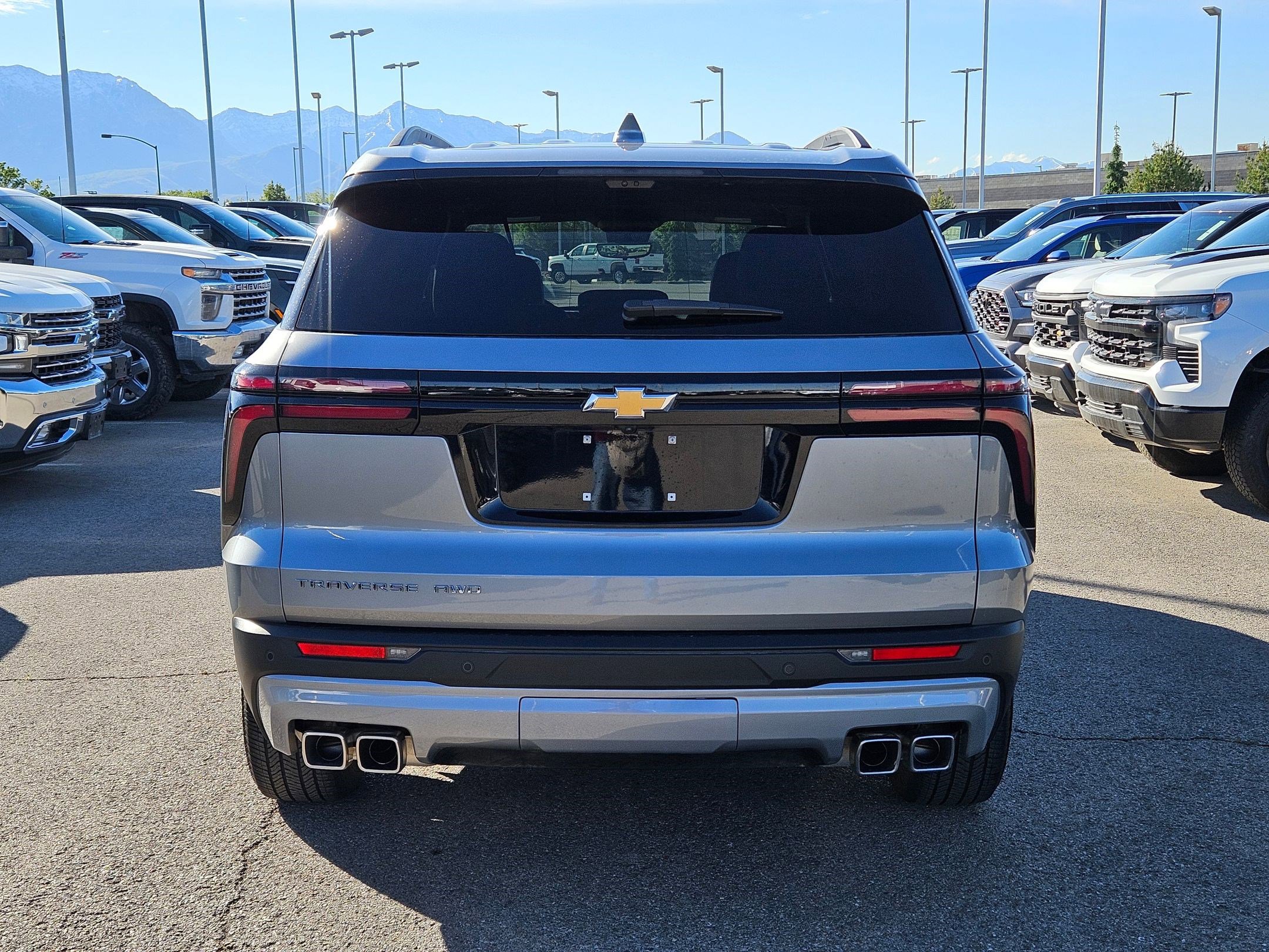 Used 2026 Chevrolet Traverse LT w/ Driver Confidence Package AWD/4WD image 4