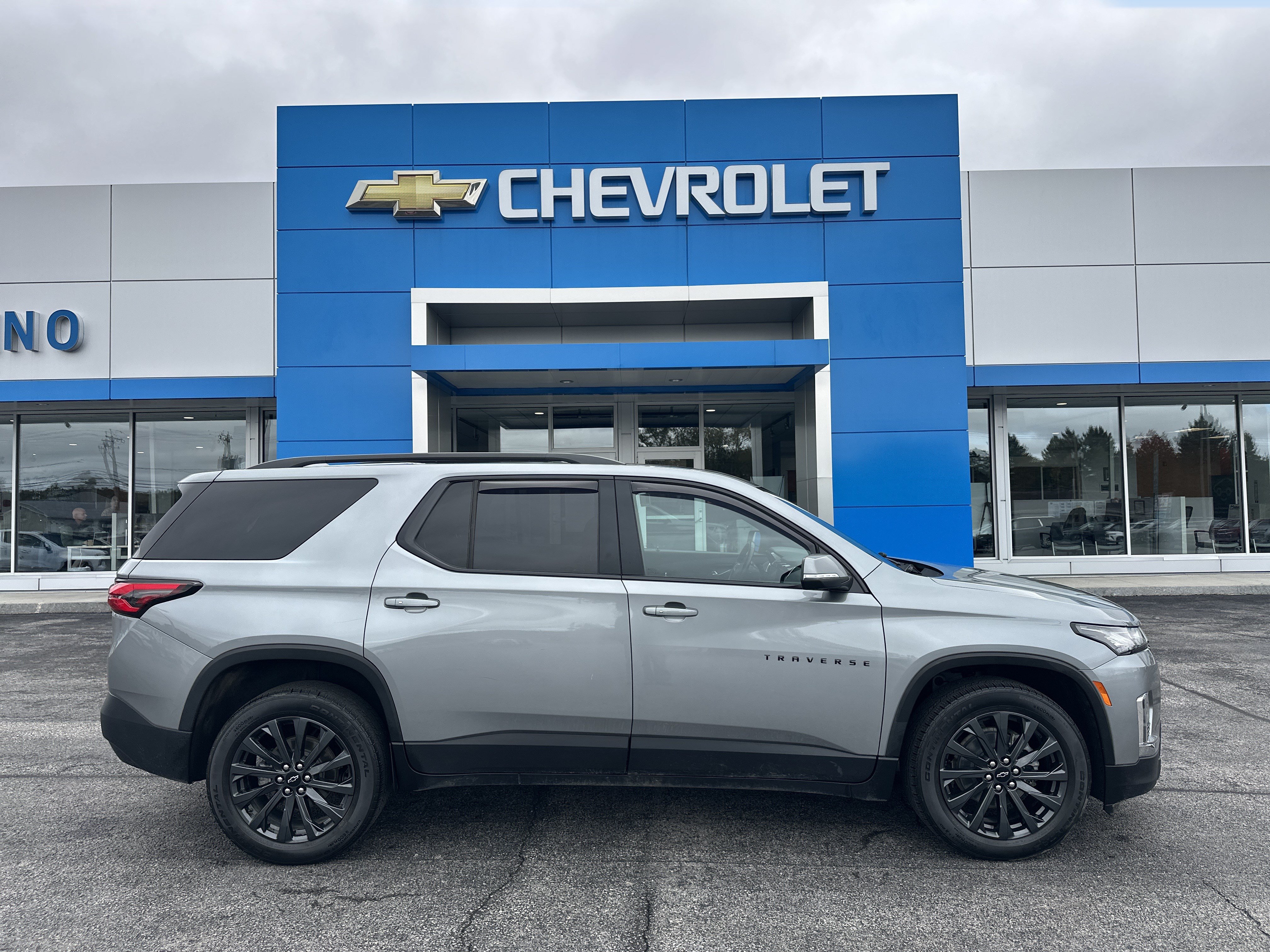 Certified 2023 Chevrolet Traverse RS AWD/4WD image 1