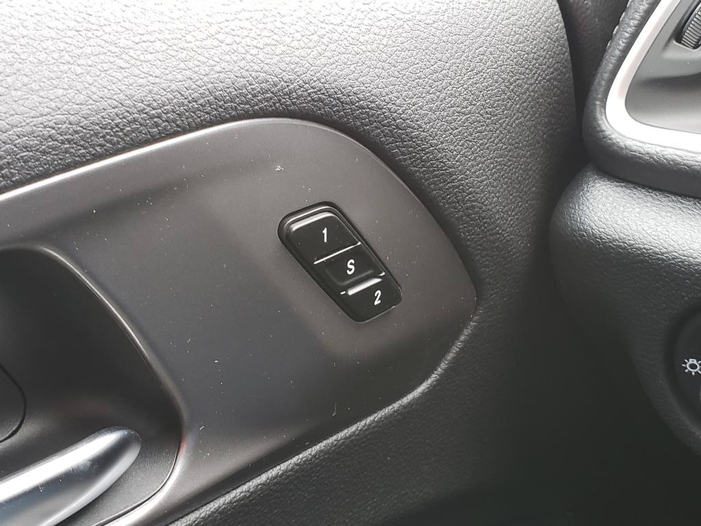 New 2026 Chrysler Pacifica Select AWD/4WD image 21