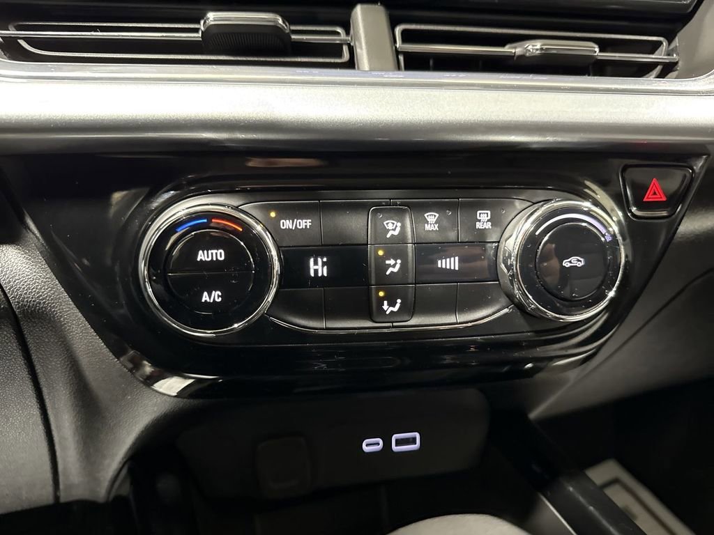 Used 2024 Chevrolet Trax LT image 16