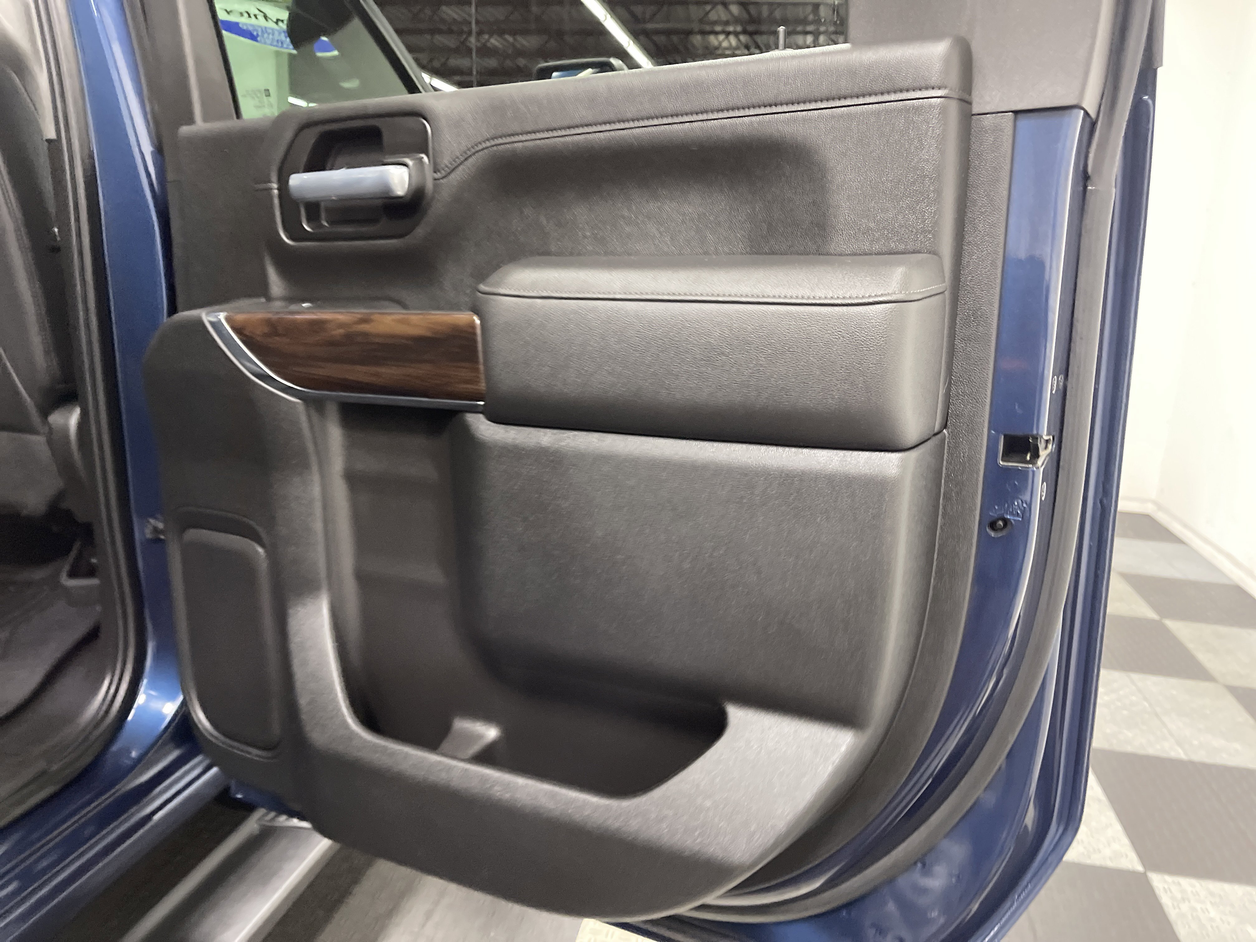 Used 2021 GMC Sierra 3500 SLT image 18