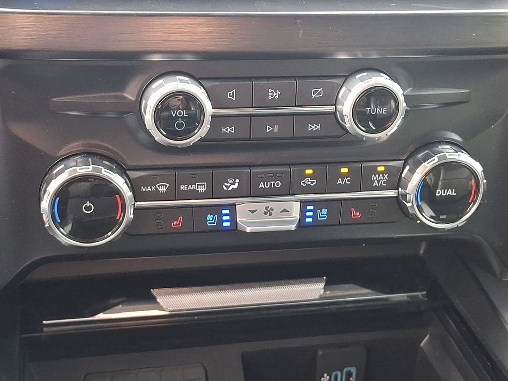 Used 2024 Ford F450 Lariat AWD/4WD image 15