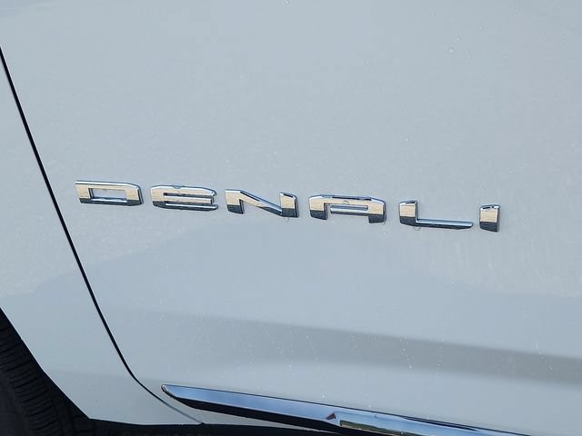 New 2026 GMC Yukon XL Denali Ultimate AWD/4WD image 18