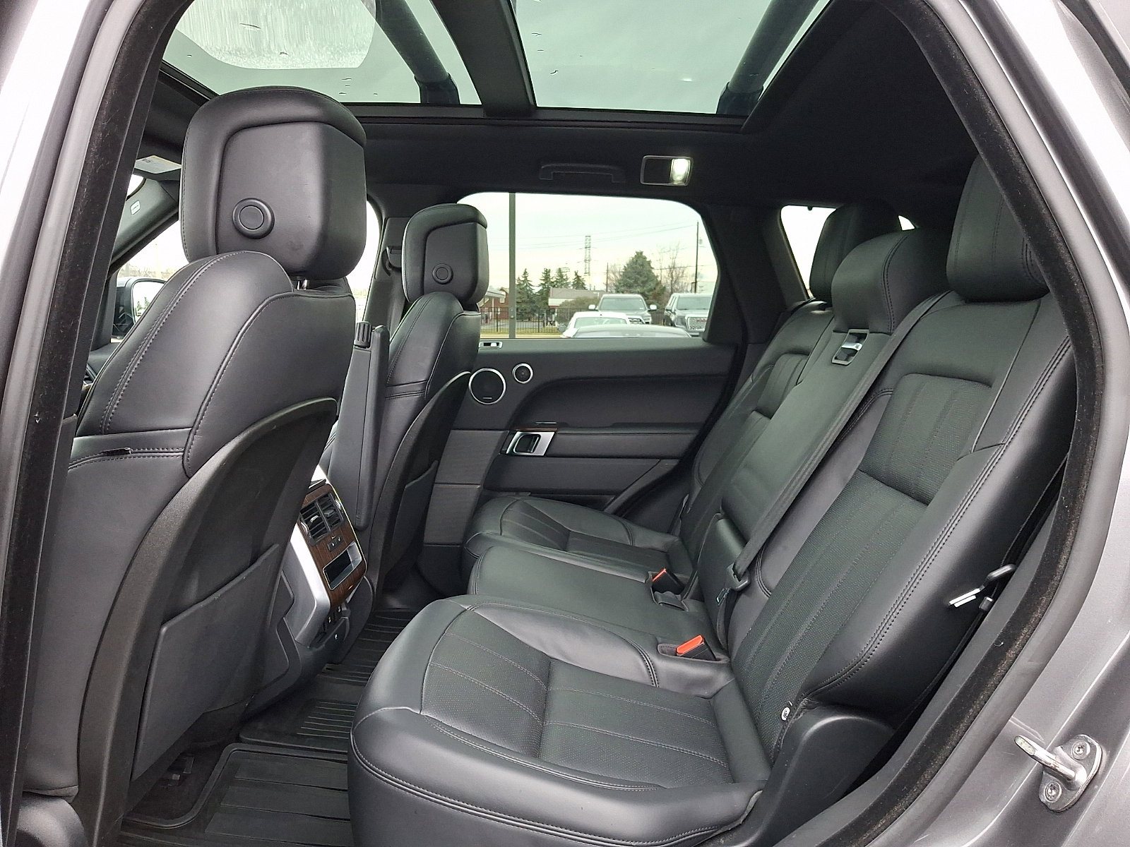 Used 2019 Land Rover Range Rover Sport HSE image 10
