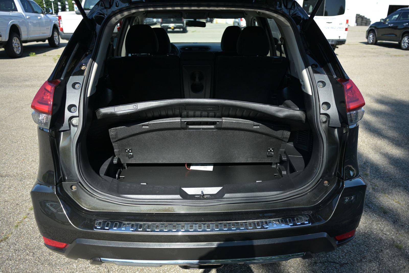 Used 2017 Nissan Rogue SV AWD/4WD image 39