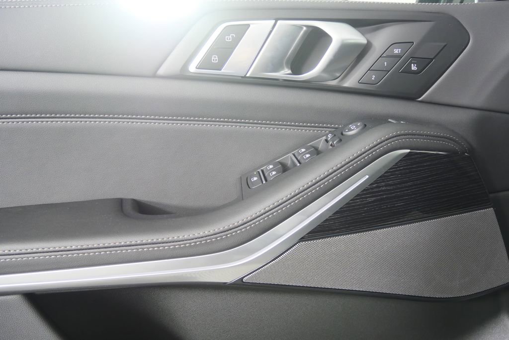 New 2026 BMW X5 sDrive40i w/ M Sport Package RWD image 8