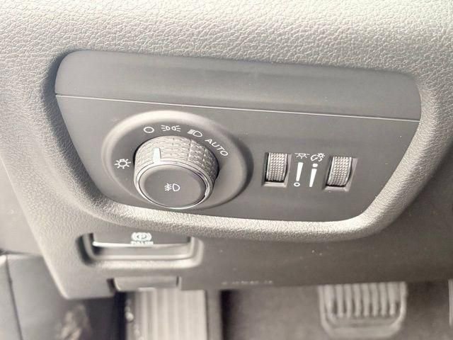 New 2026 Jeep Grand Cherokee Limited w/ Limited Altitude Package AWD/4WD image 27