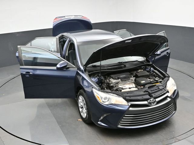 Used 2016 Toyota Camry LE image 41