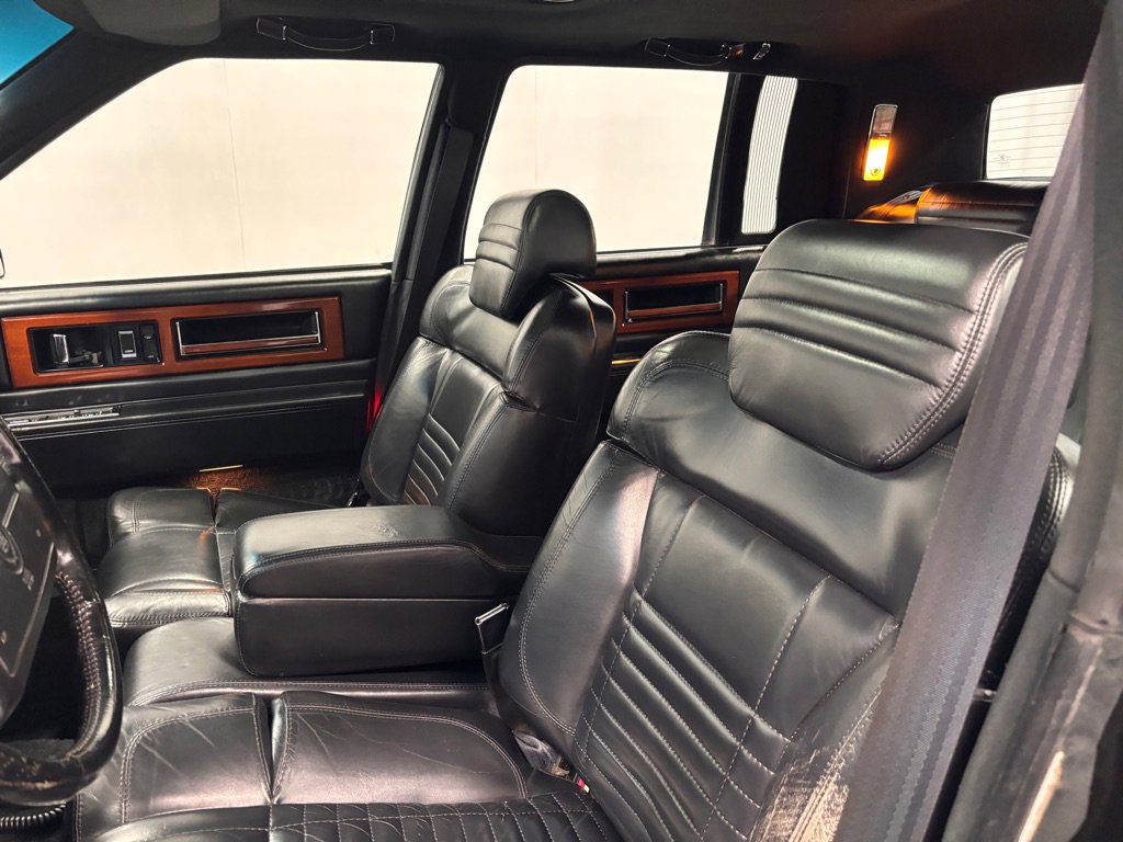 Used 1993 Cadillac Fleetwood Sedan FWD image 12