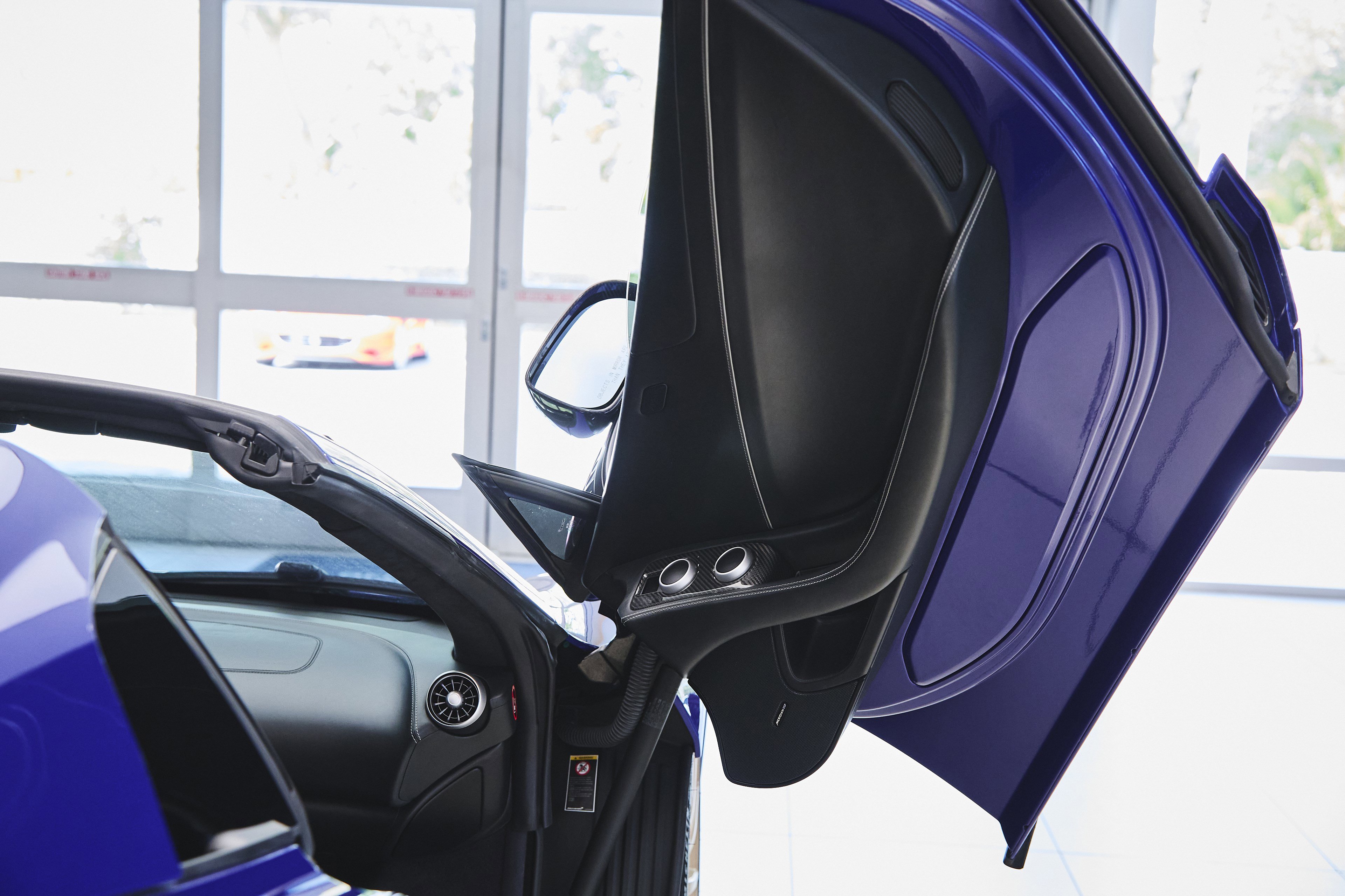 Used 2016 McLaren 650S Spider image 40