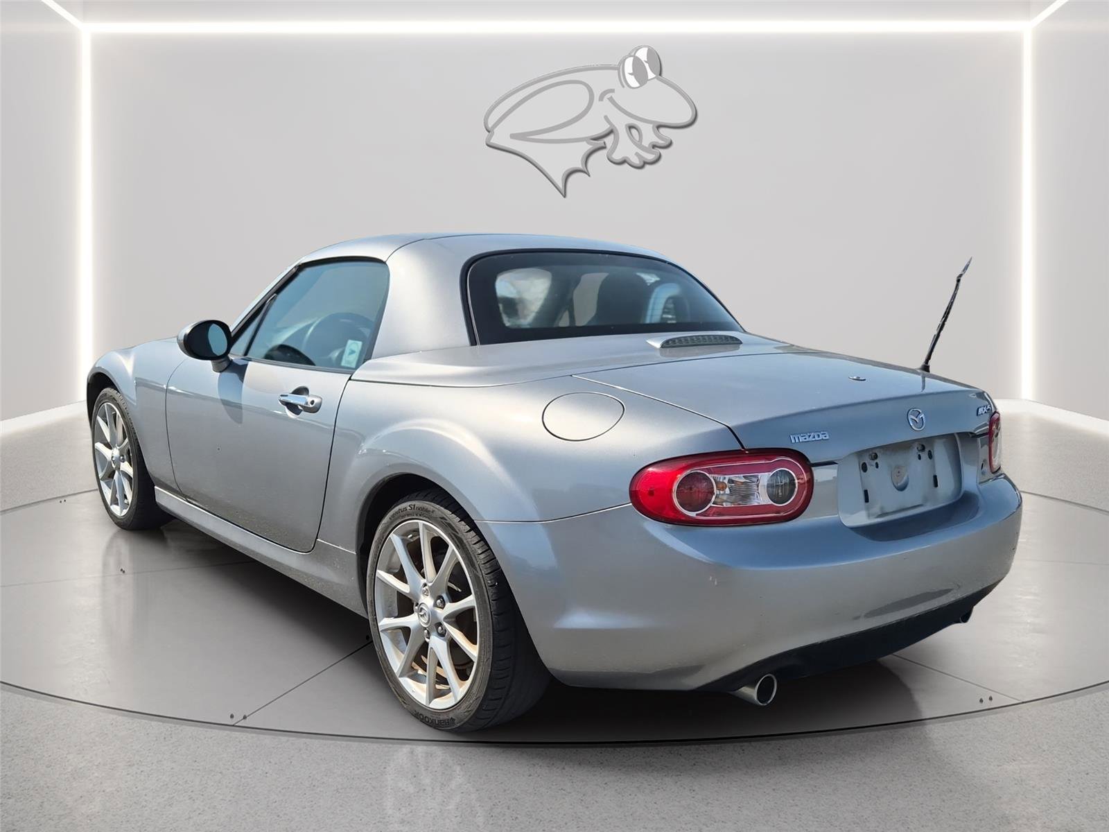 Used 2009 MAZDA MX-5 Miata Grand Touring w/ Premium Pkg RWD image 3