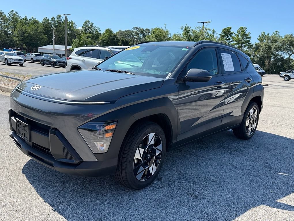 Used 2025 Hyundai Kona SEL AWD/4WD image 3