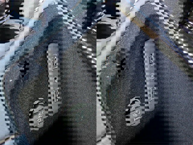 Used 2022 Dodge Challenger R/T w/ Plus Package image 21