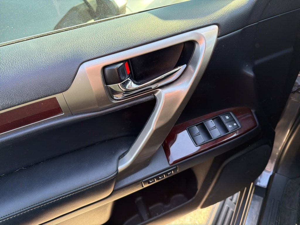 Used 2018 Lexus GX 460 image 14