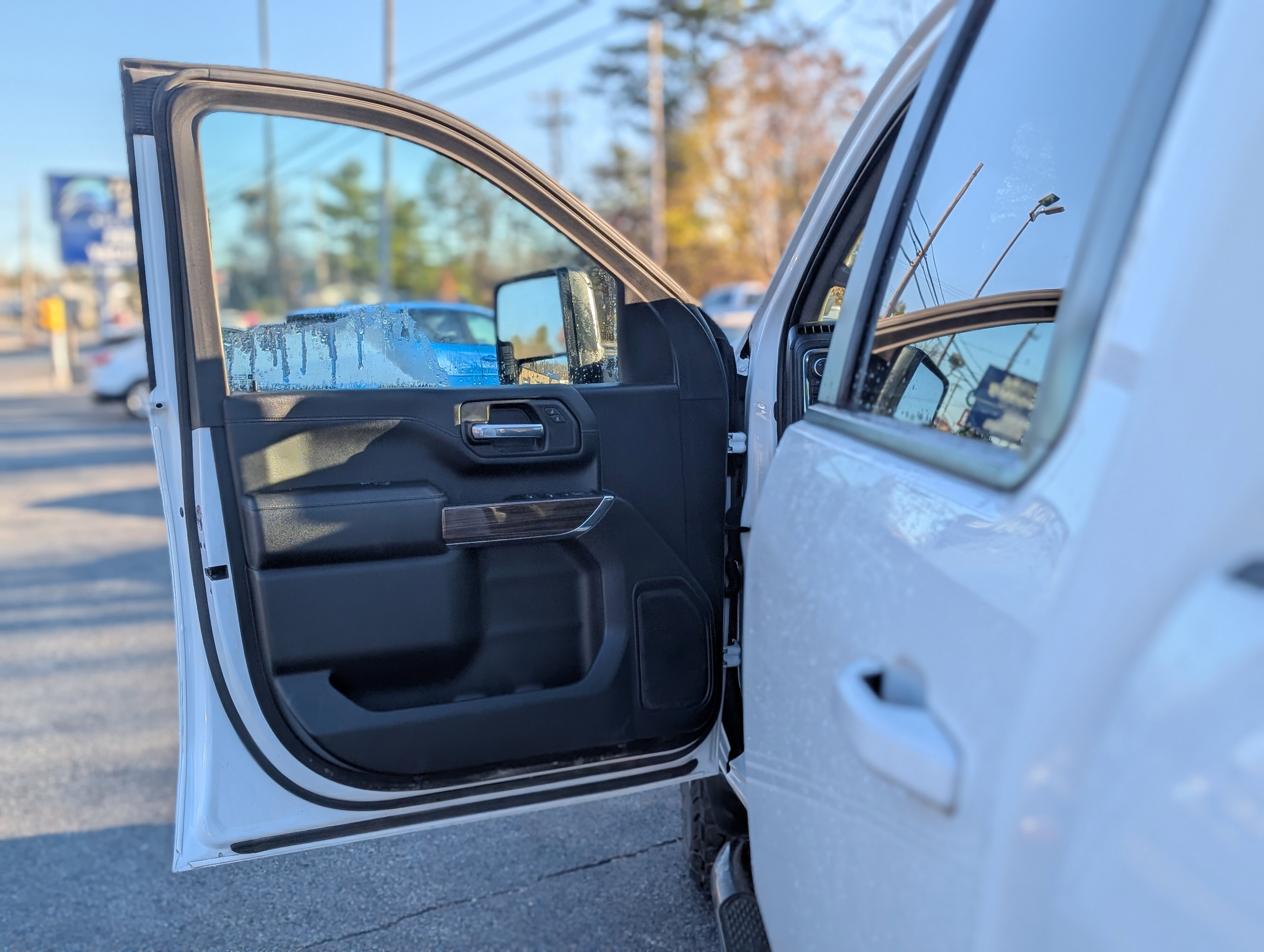 Used 2023 Chevrolet Silverado 2500 LT w/ Snow Plow Prep/Camper Package image 23