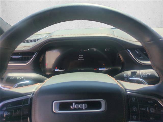 Used 2023 Jeep Grand Cherokee L Summit w/ Luxury Tech Group V image 11