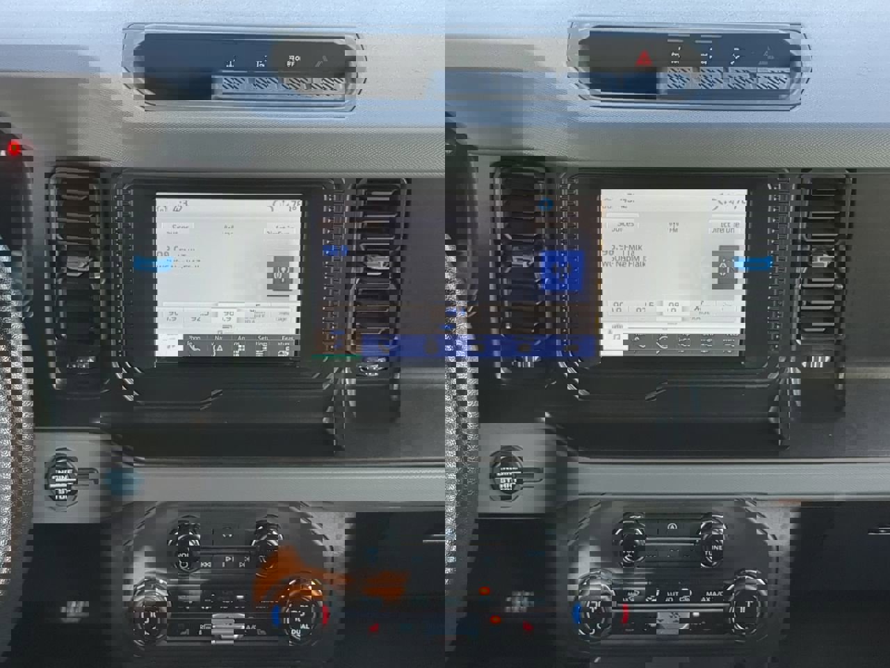 Used 2023 Ford Bronco Black Diamond image 18