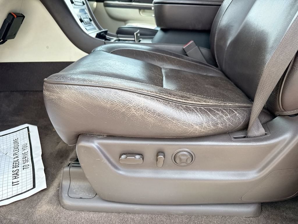 Used 2014 Cadillac Escalade Platinum AWD/4WD image 17