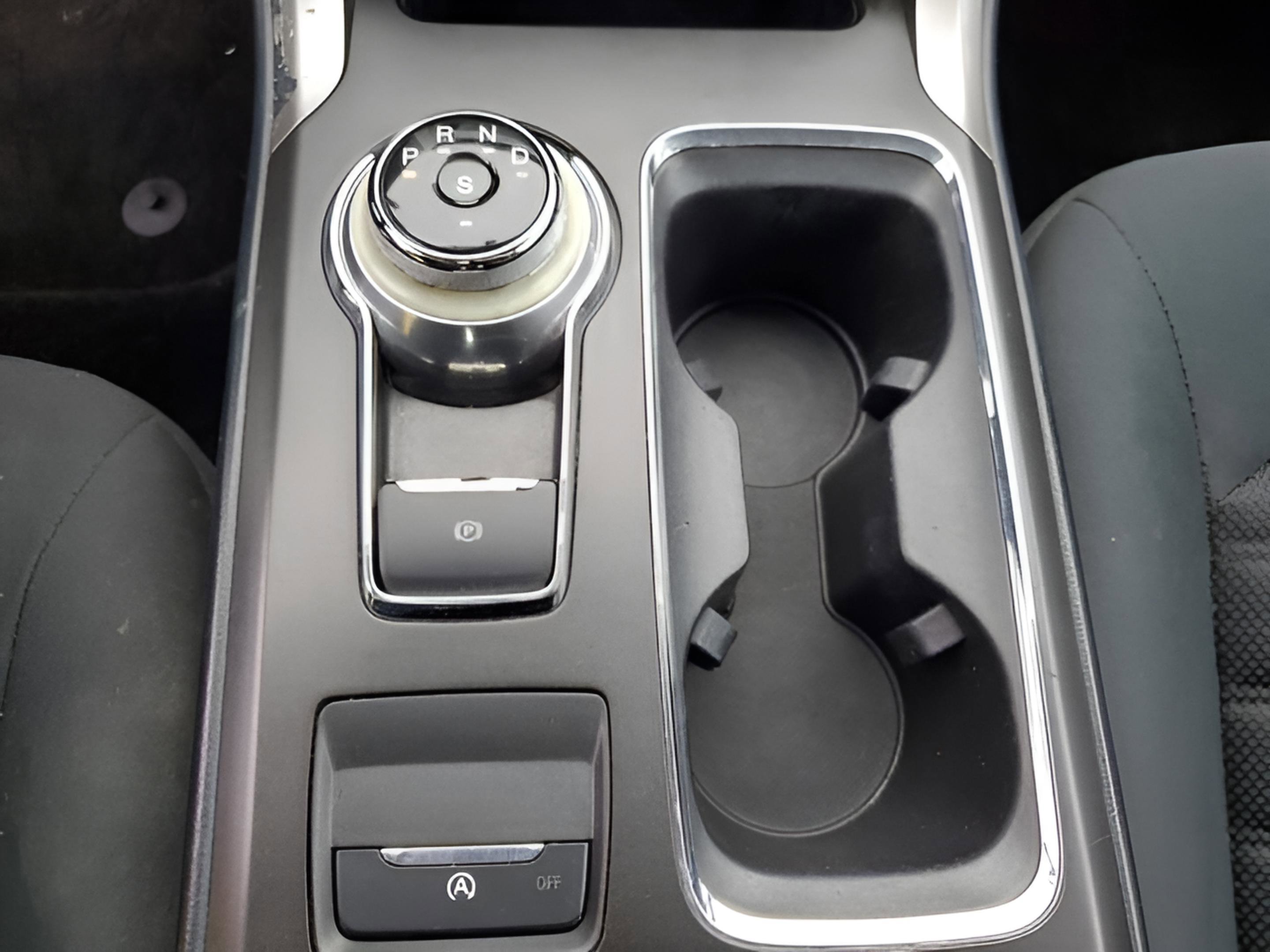 Used 2018 Ford Fusion SE w/ Fusion SE Technology Package FWD image 25