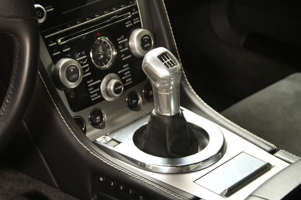 Used 2009 Aston Martin DBS Coupe RWD image 4