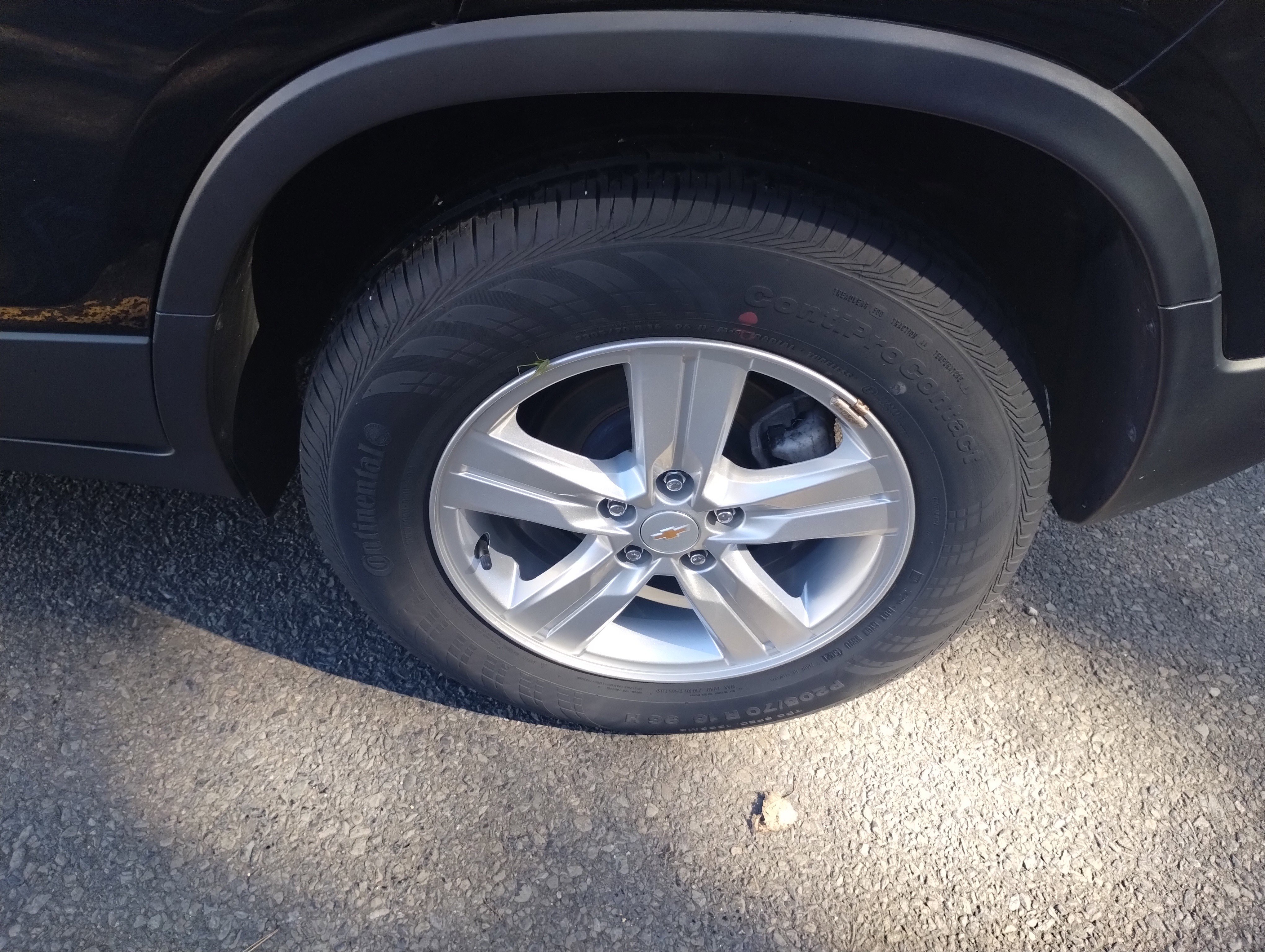 Used 2022 Chevrolet Trax LS w/ Tint and Cruise Package image 19