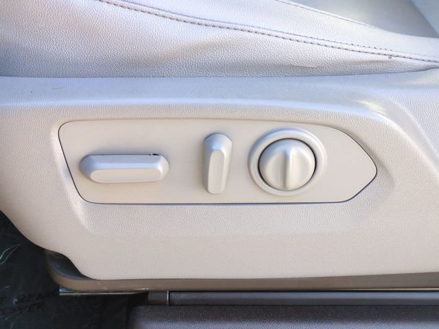 Used 2023 Chevrolet Silverado 2500 LTZ w/ LTZ Convenience Package image 12